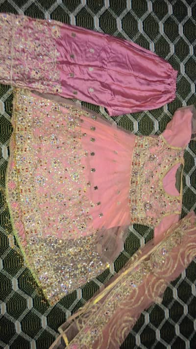 pink colour frock condition 10/9