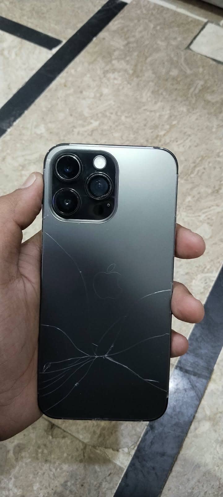 Apple iPhone 14 Pro Max 1