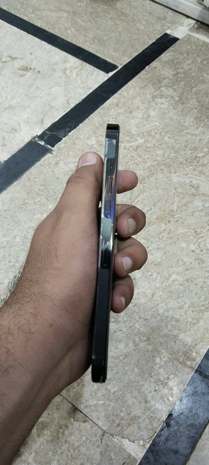 Apple iPhone 14 Pro Max 3