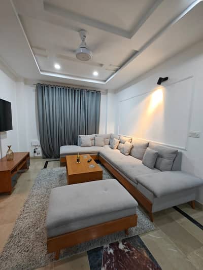 Luxury two bed apartment in E11 for daily and weekly basis