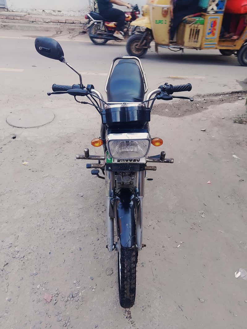 Yamaha junoon 100cc  4 strok 2