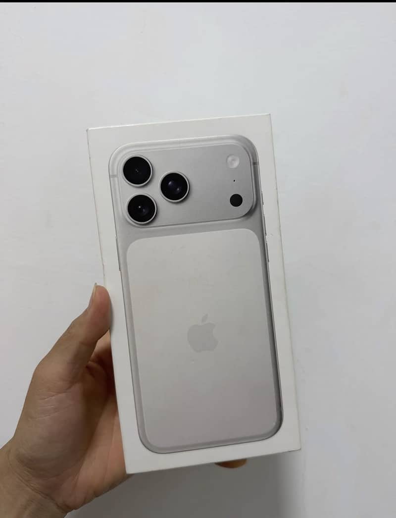 Apple iPhone 17 Pro Max 3