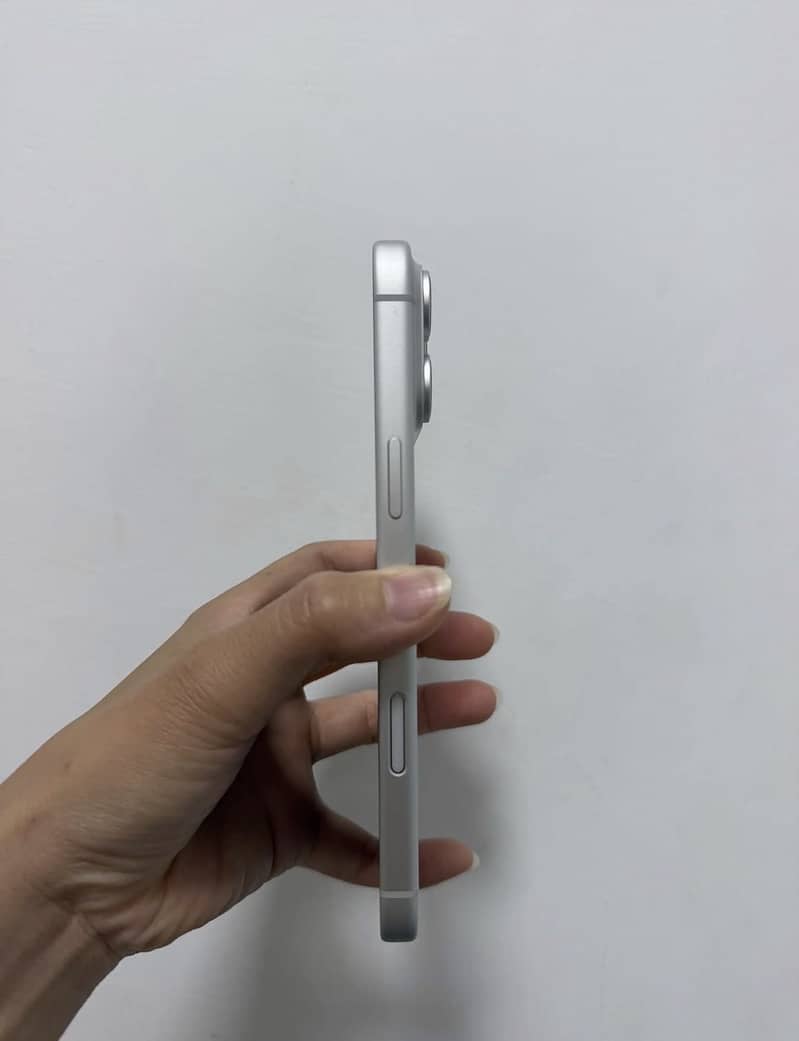 Apple iPhone 17 Pro Max 5