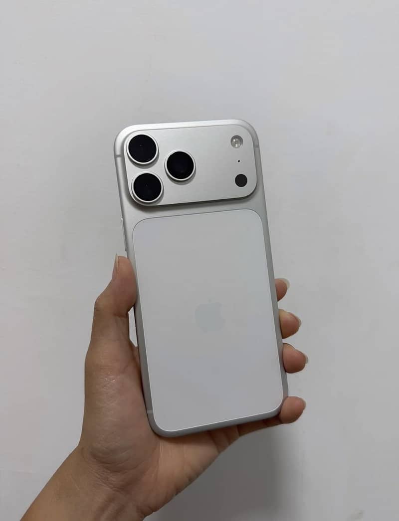 Apple iPhone 17 Pro Max 6