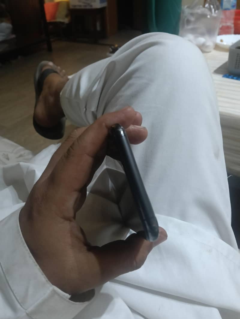 Apple iPhone 11 Pro Max 1