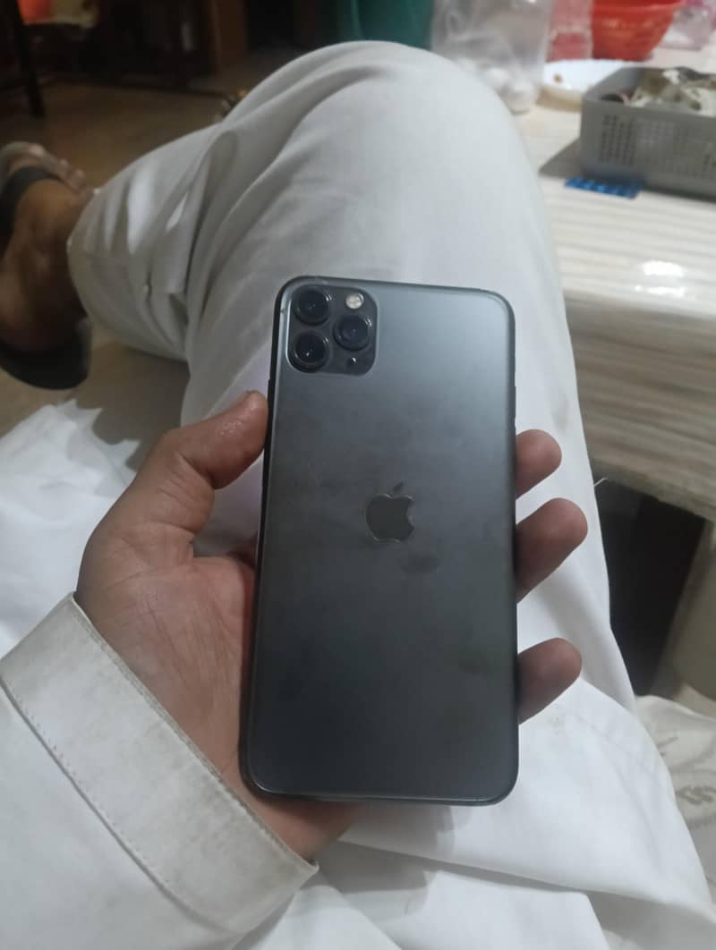 Apple iPhone 11 Pro Max 2