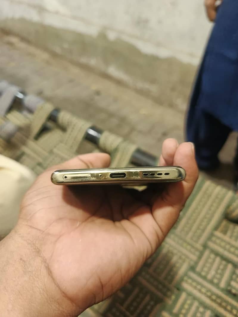 Infinix Note 40 Pro 8