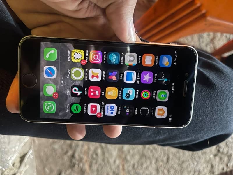 Apple iPhone SE 3
