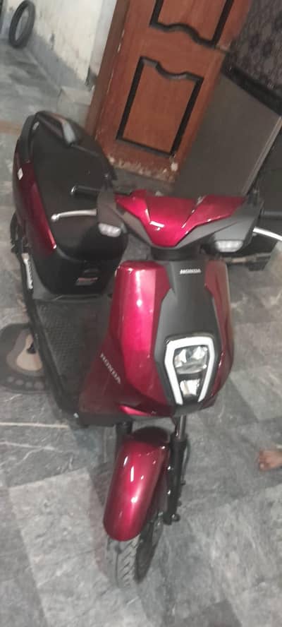 840 per KM used only phone no 03244755431