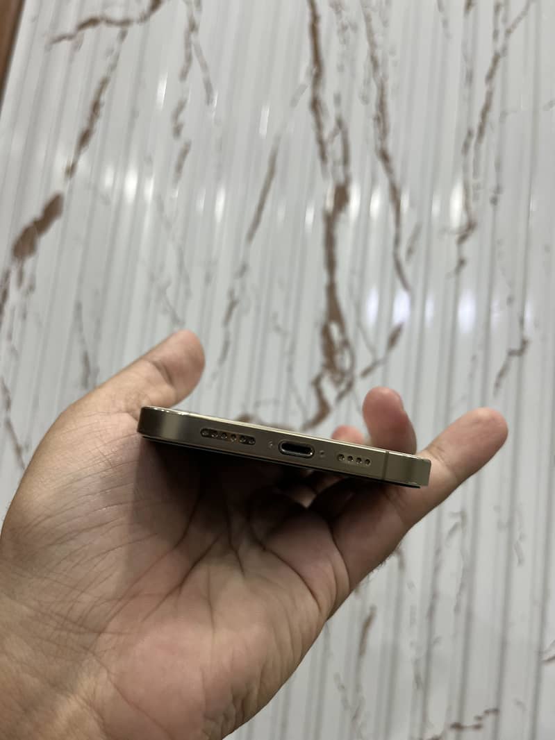 iPhone 12 Pro Max 4