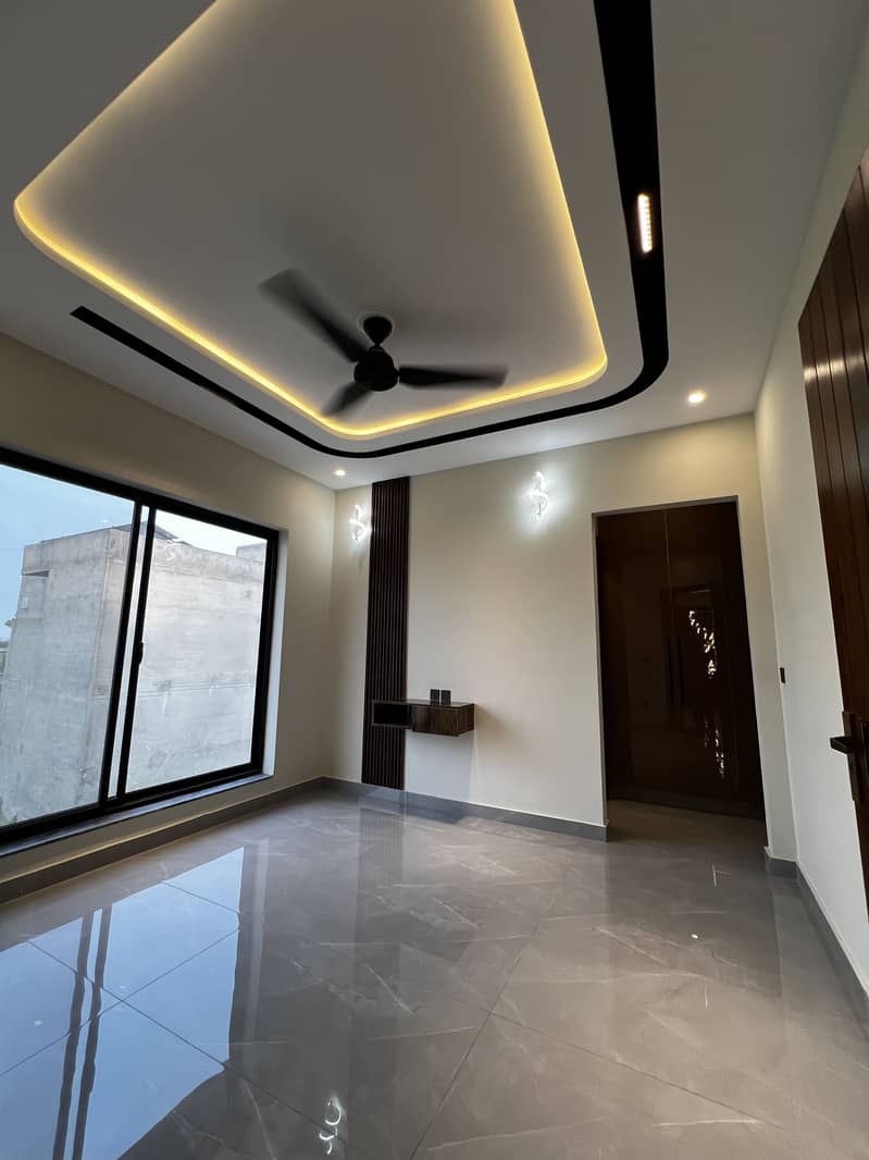 10 Marla Ultra Modern House For Sale In LDA Avenue 1 Prime Location ...