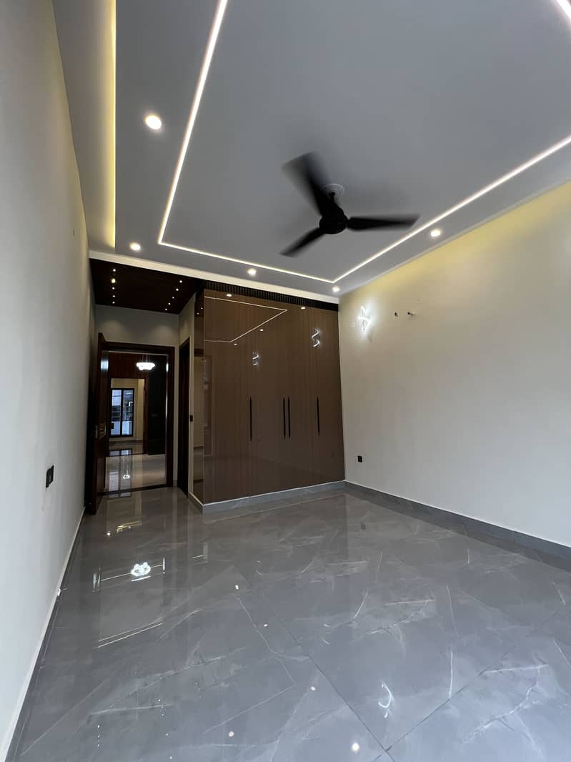 10 Marla Ultra Modern House For Sale In LDA Avenue 1 Prime Location ...