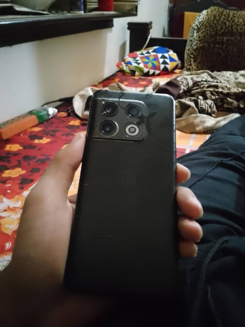 One Plus 10 Pro 1