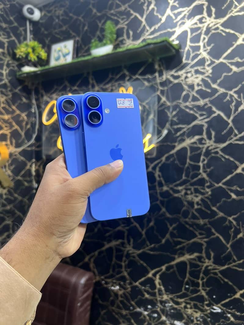 Apple iPhone 16 0