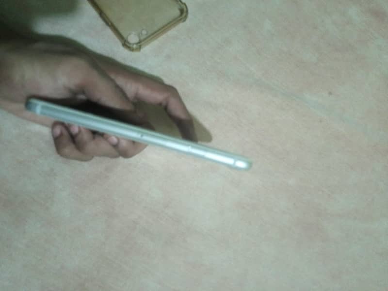 iPhone 8 4