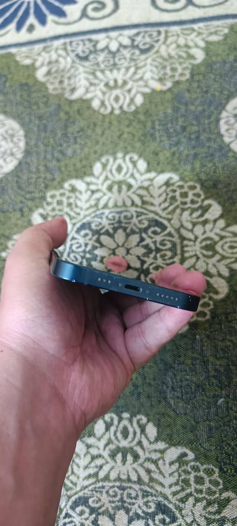 Apple iPhone 13 4
