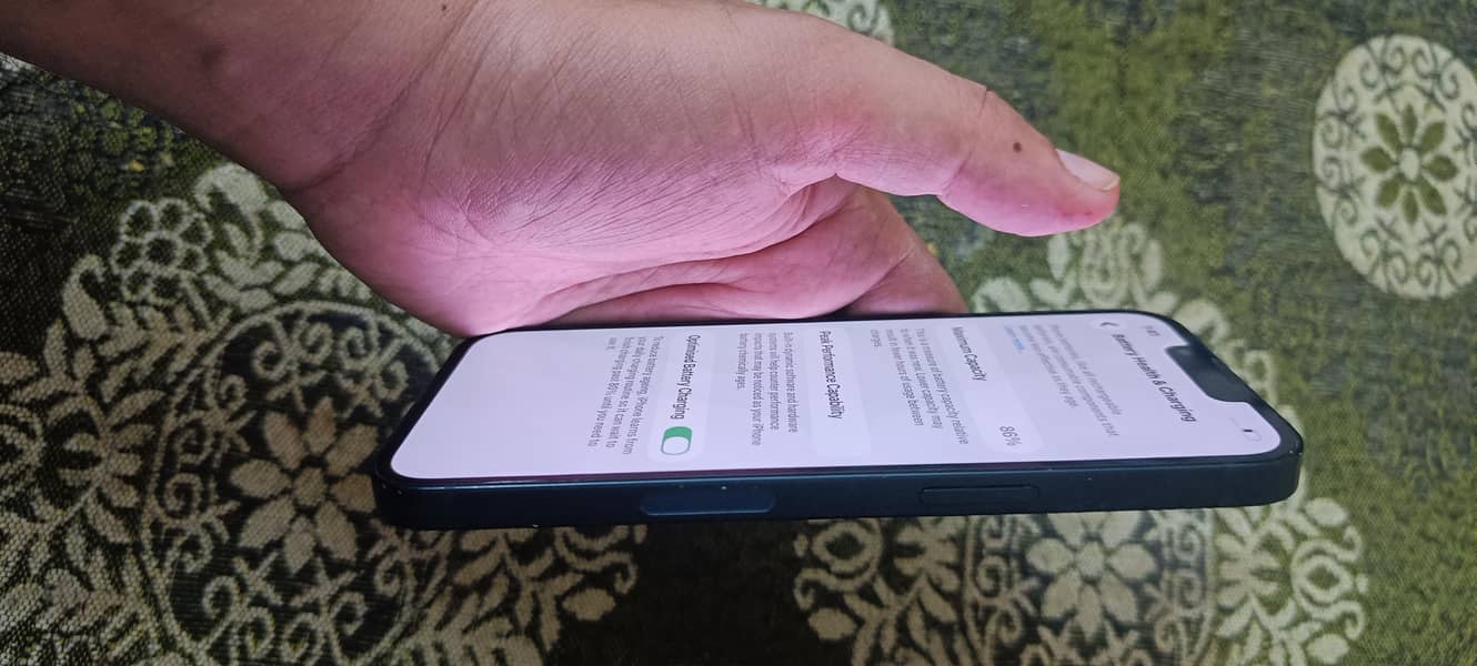 Apple iPhone 13 5