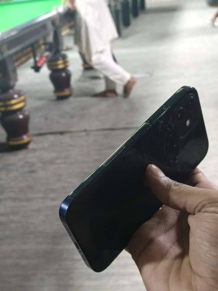 Apple iPhone 12 2