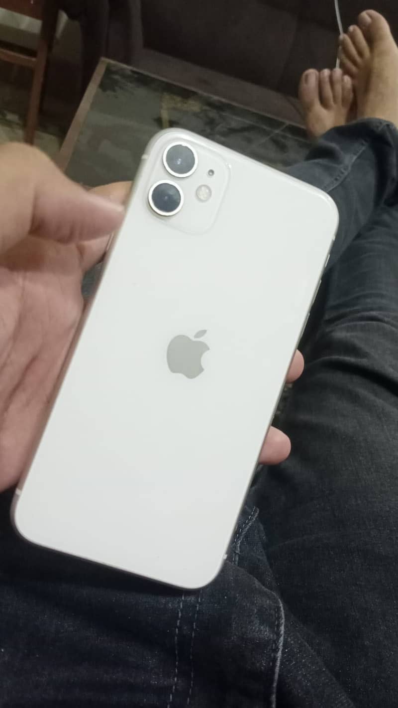 Apple iPhone 11 0