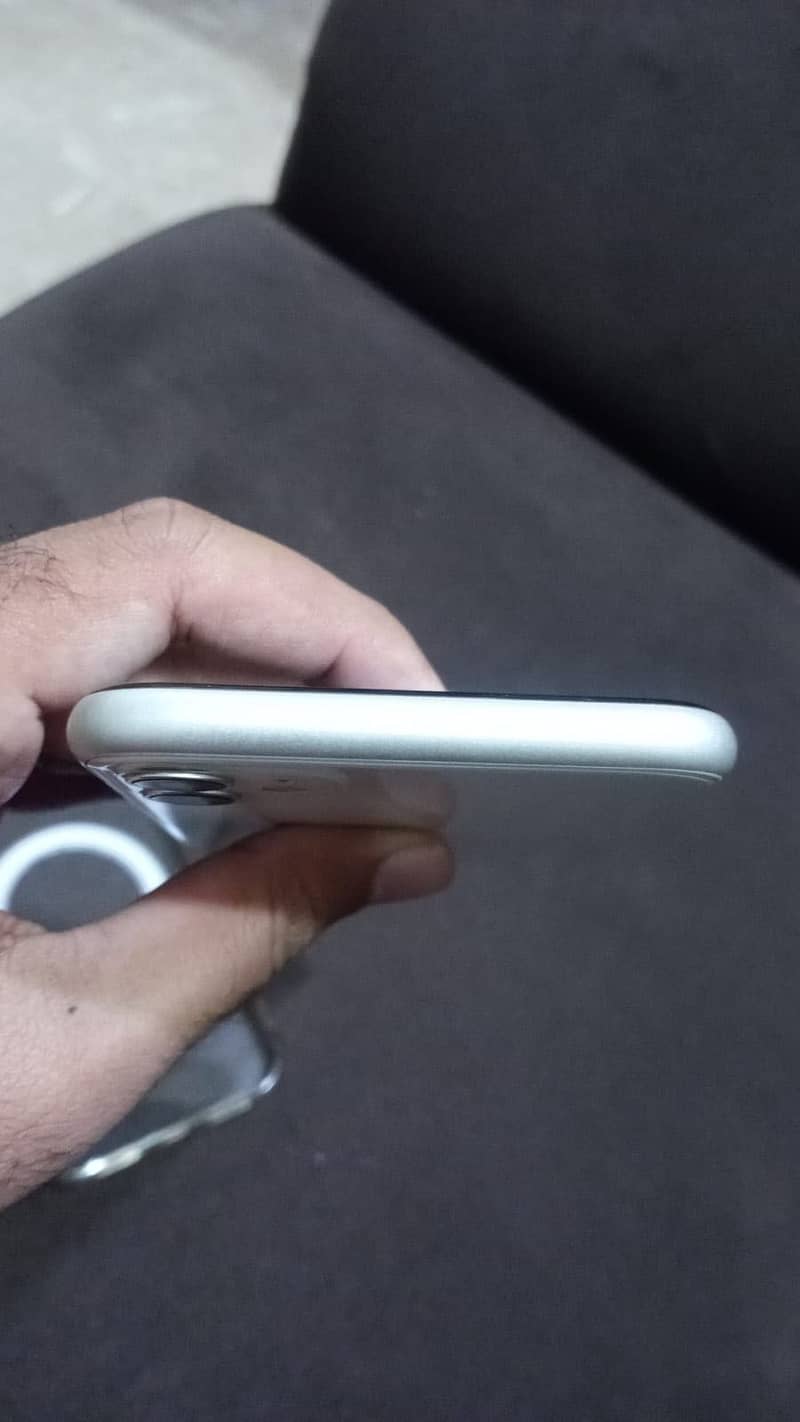 Apple iPhone 11 2