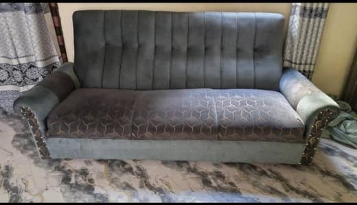 Beautiful 5-Seater Sofa Set Available for Urgent Sale!