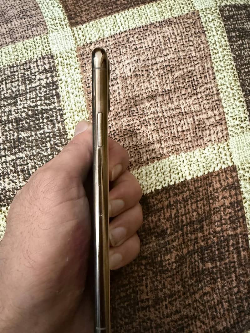 Apple iPhone 11 Pro Max 0