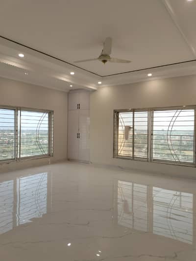 Luxury Unfurnished 4 bedroom apartment available for rent in E-11/4 near F-11