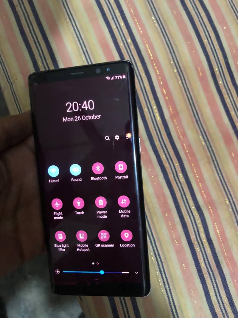 Samsung Mobile Note 8 1