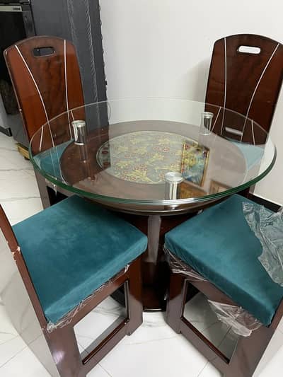 dining table new condition