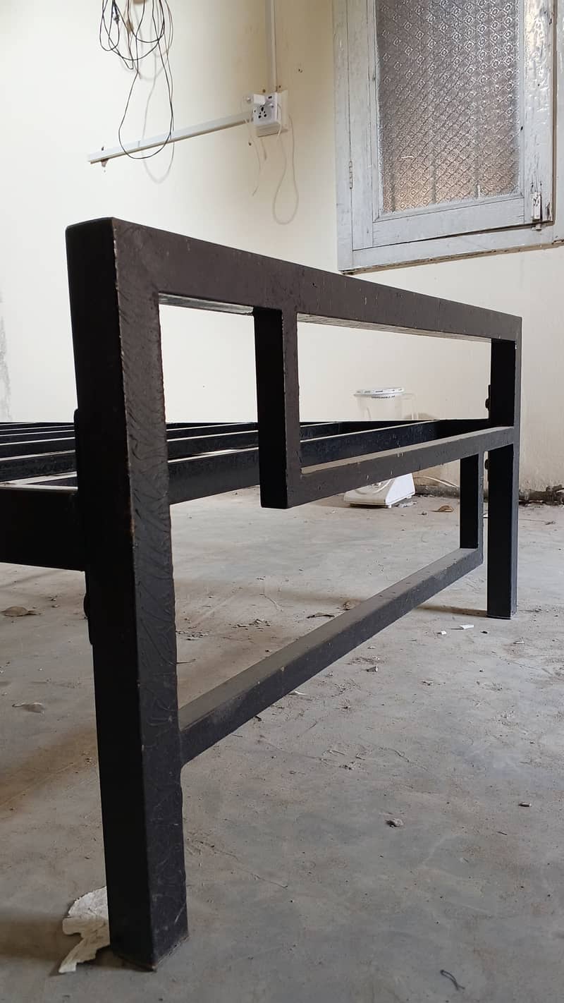 Iron bed 4