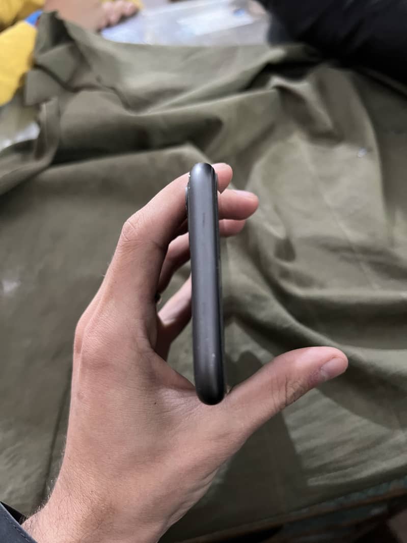 Apple iPhone 11 5
