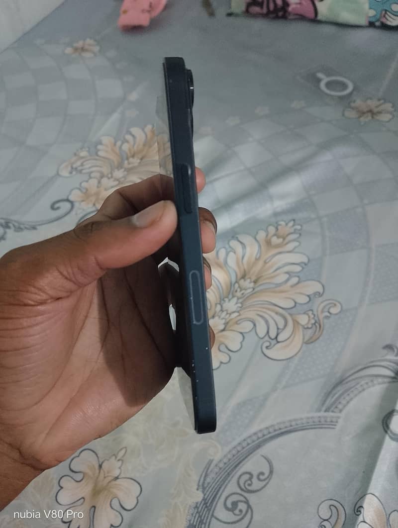 Apple iPhone 13 3