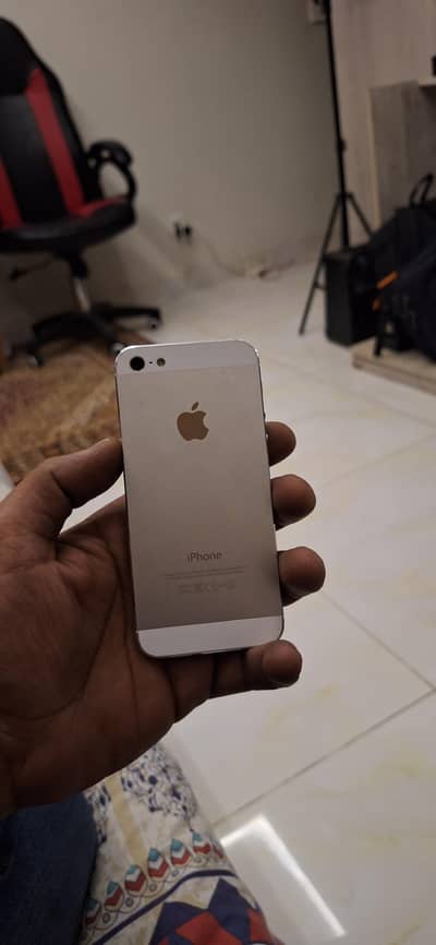 Apple iPhone 5 in preserved condition with matched IMEI back