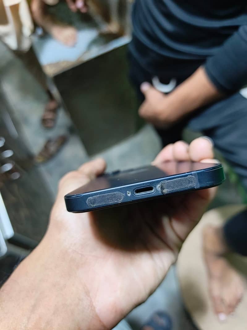 Apple iPhone 12 1