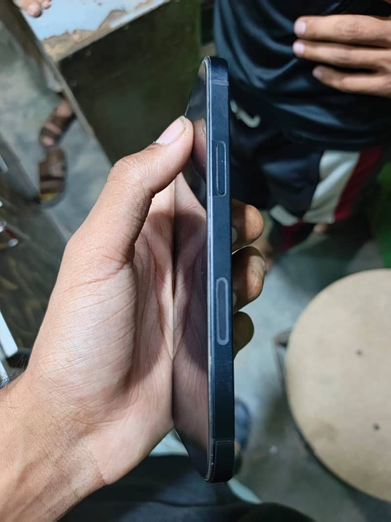 Apple iPhone 12 7
