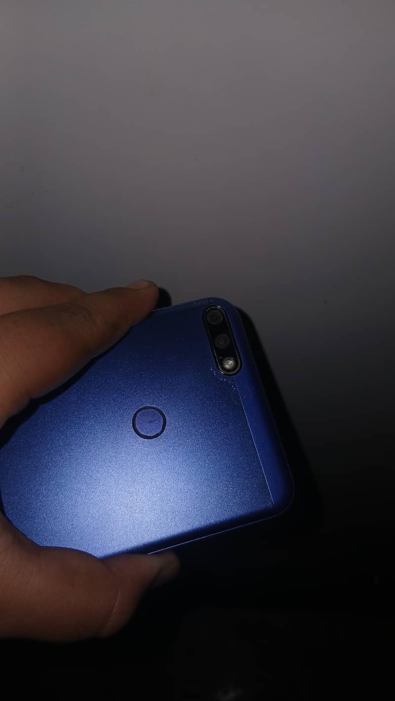 Honor 7C 1
