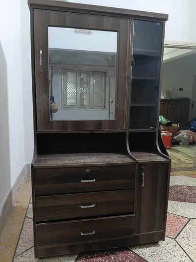 makeup table