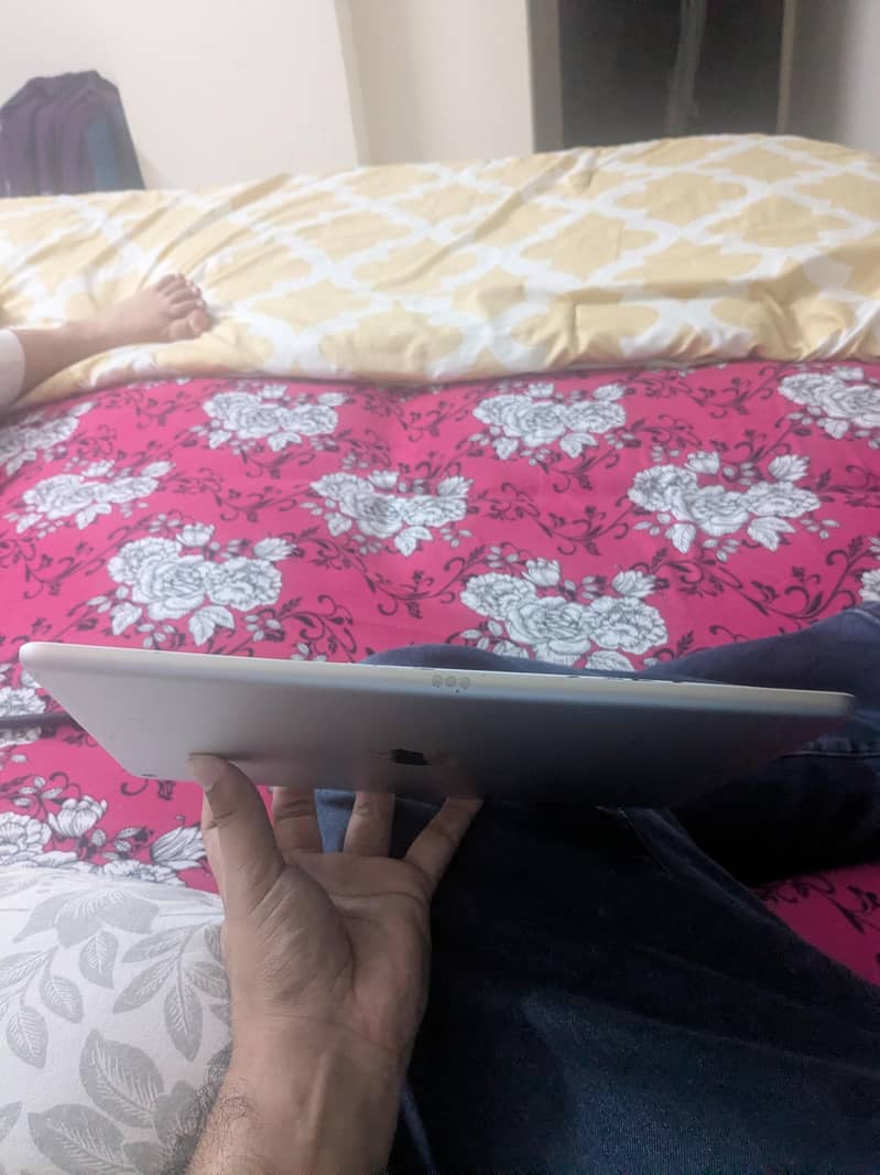 Ipad 7th generation 128gb 5