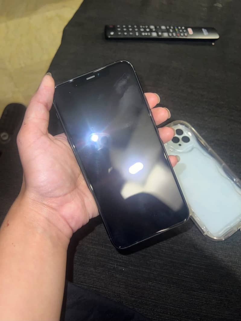 Apple iPhone 11 Pro Max 3