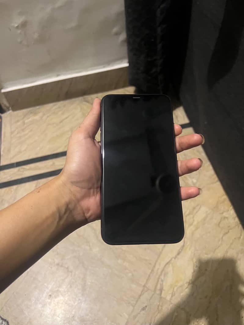 Apple iPhone 11 Pro Max 6