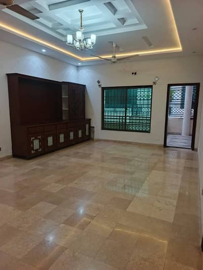 E-11/2 Size 25*60 Beautiful Double Story House For Rent