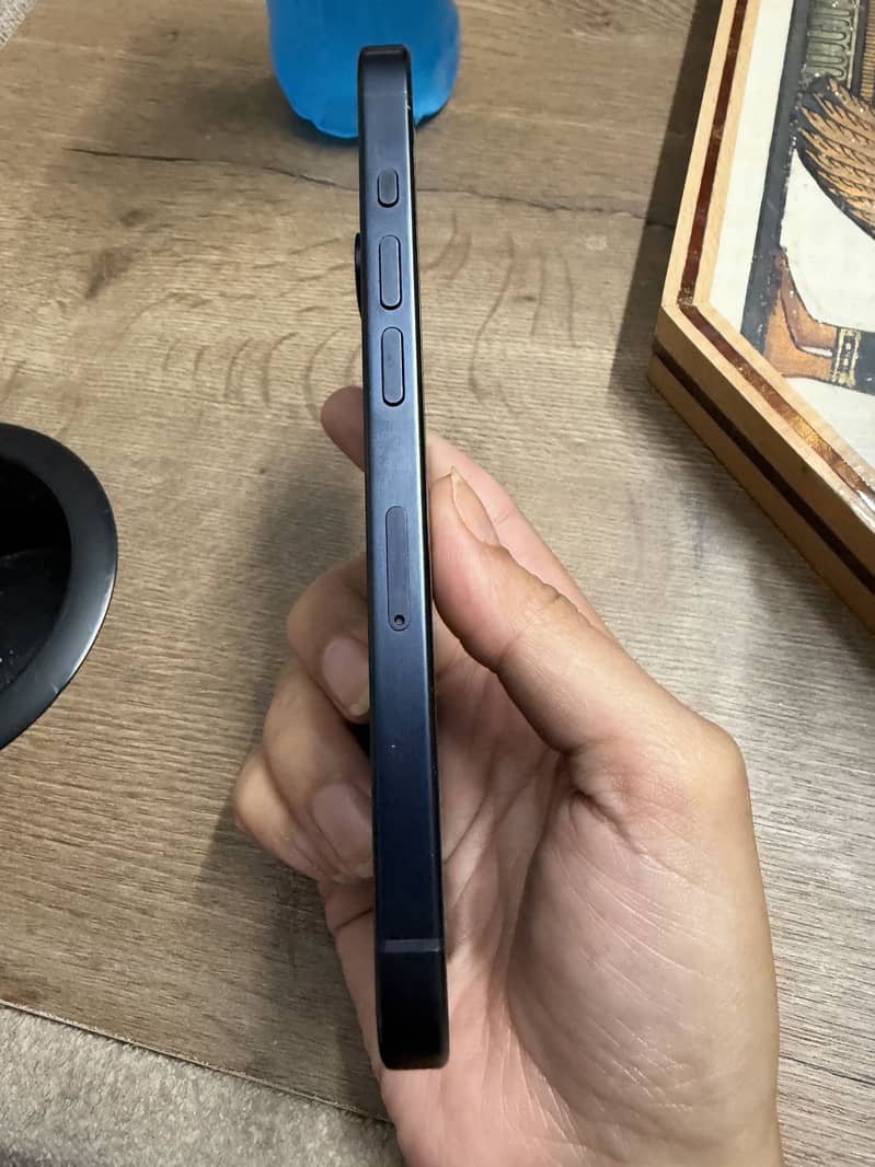 Apple iPhone 15 Pro 2