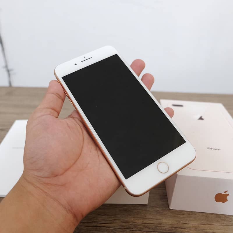 Apple iPhone 8 Plus 1