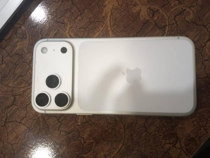 Apple iPhone 17 Pro Max 2