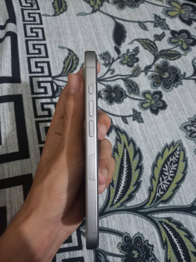 Apple iPhone 15 Pro 5