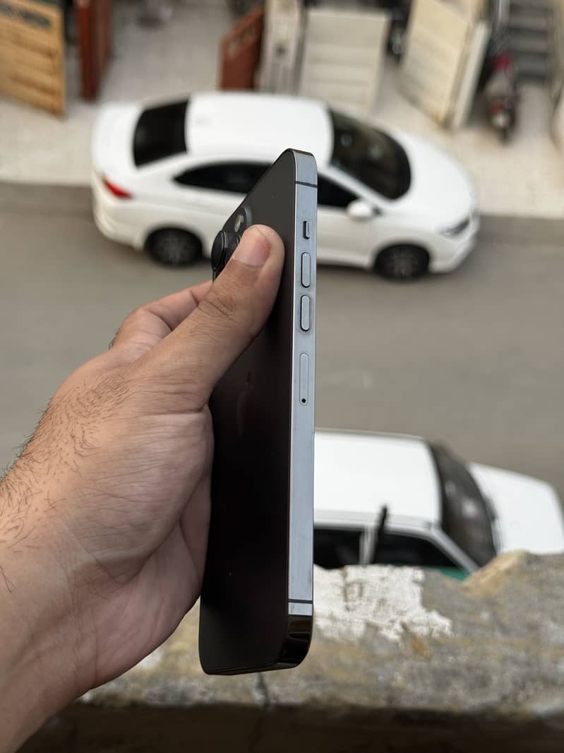 Apple iPhone 13 Pro Max 8