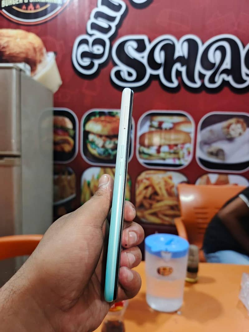 OPPO A31 3