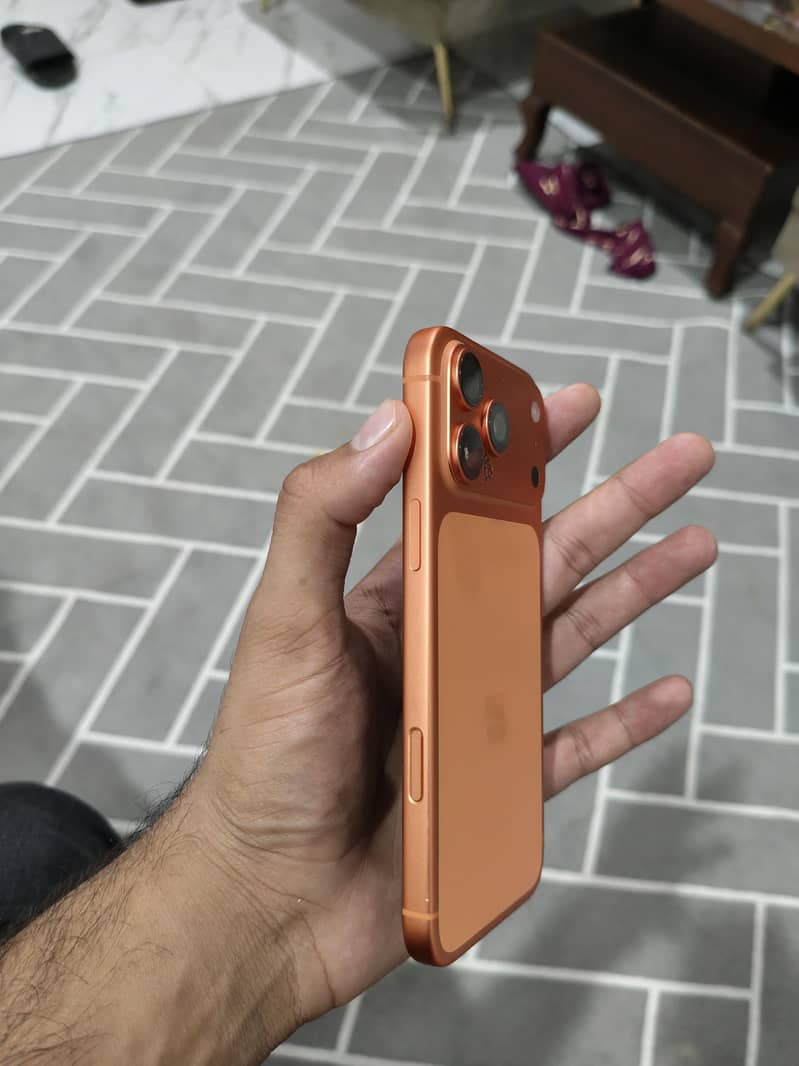 Apple iPhone 17 Pro Max 2