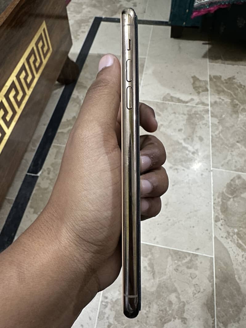 Apple iPhone 11 Pro Max 1