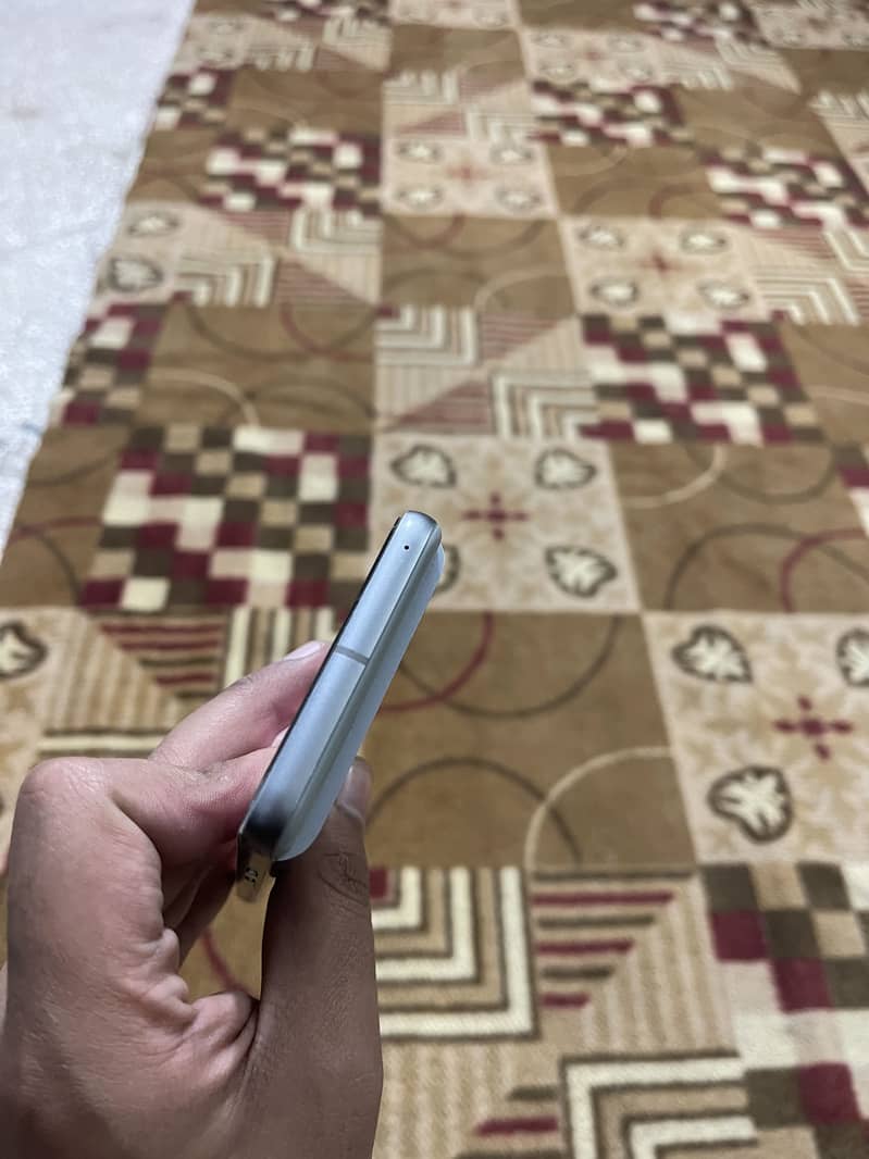 Google Pixel 8 3